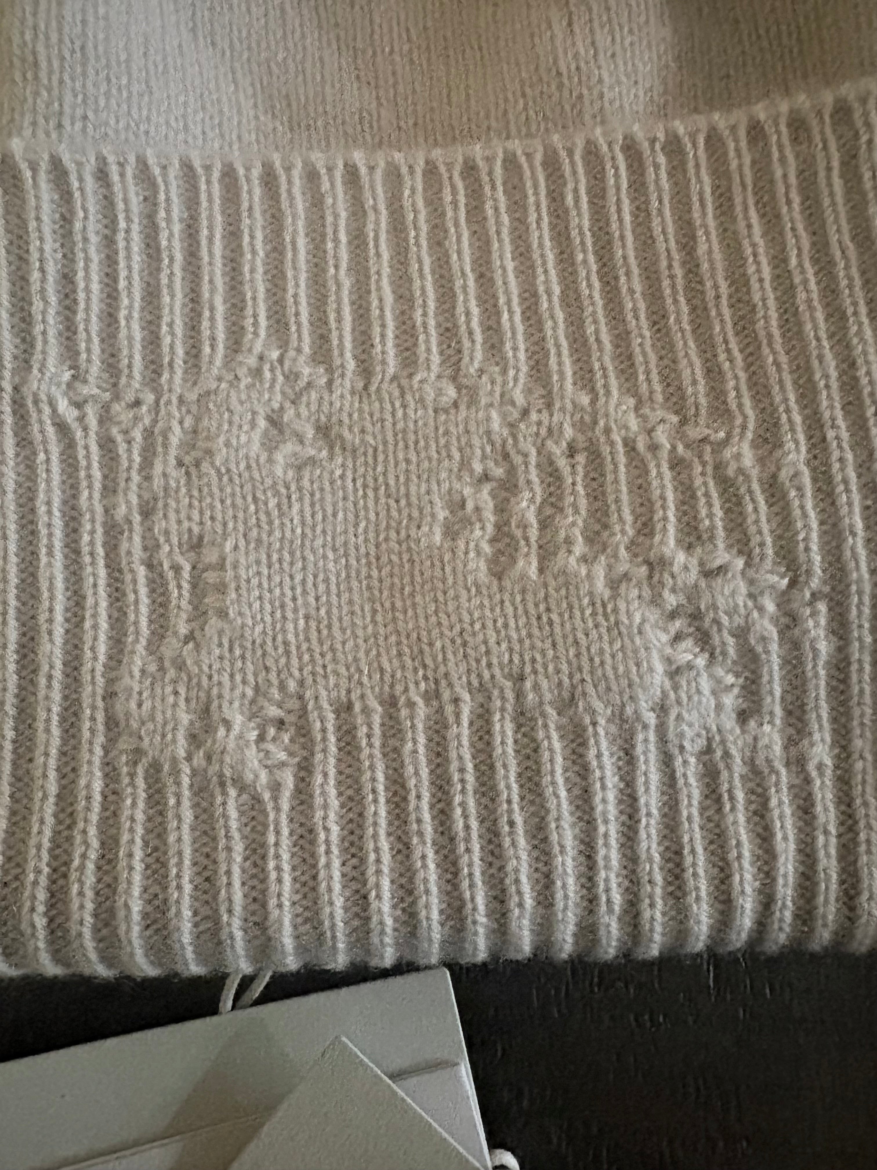 Burberry 100% Cashmere Beanie Hat