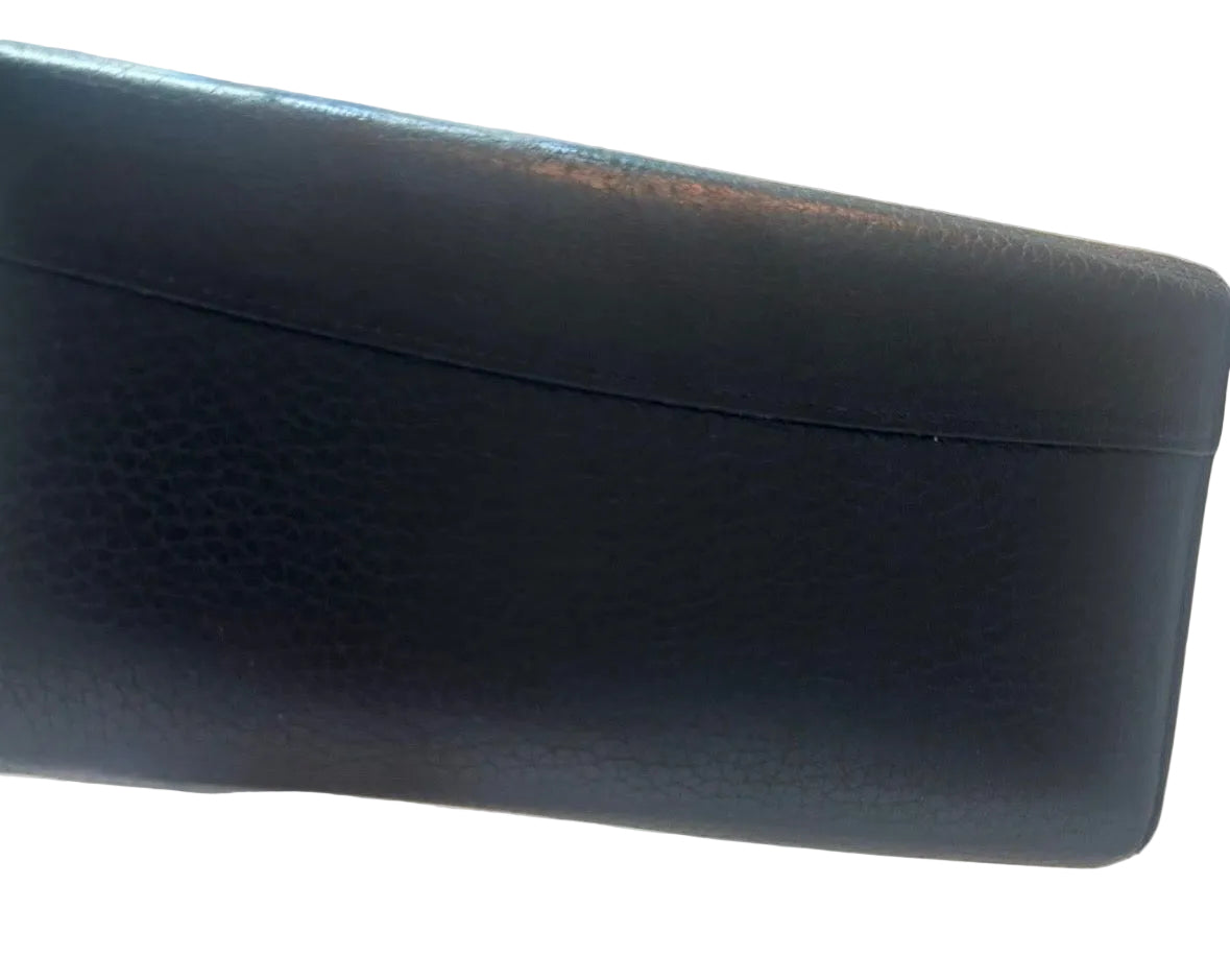 Louis Vuitton Capucines Wallet – Black Taurillon Leather / Hot Pink Interior