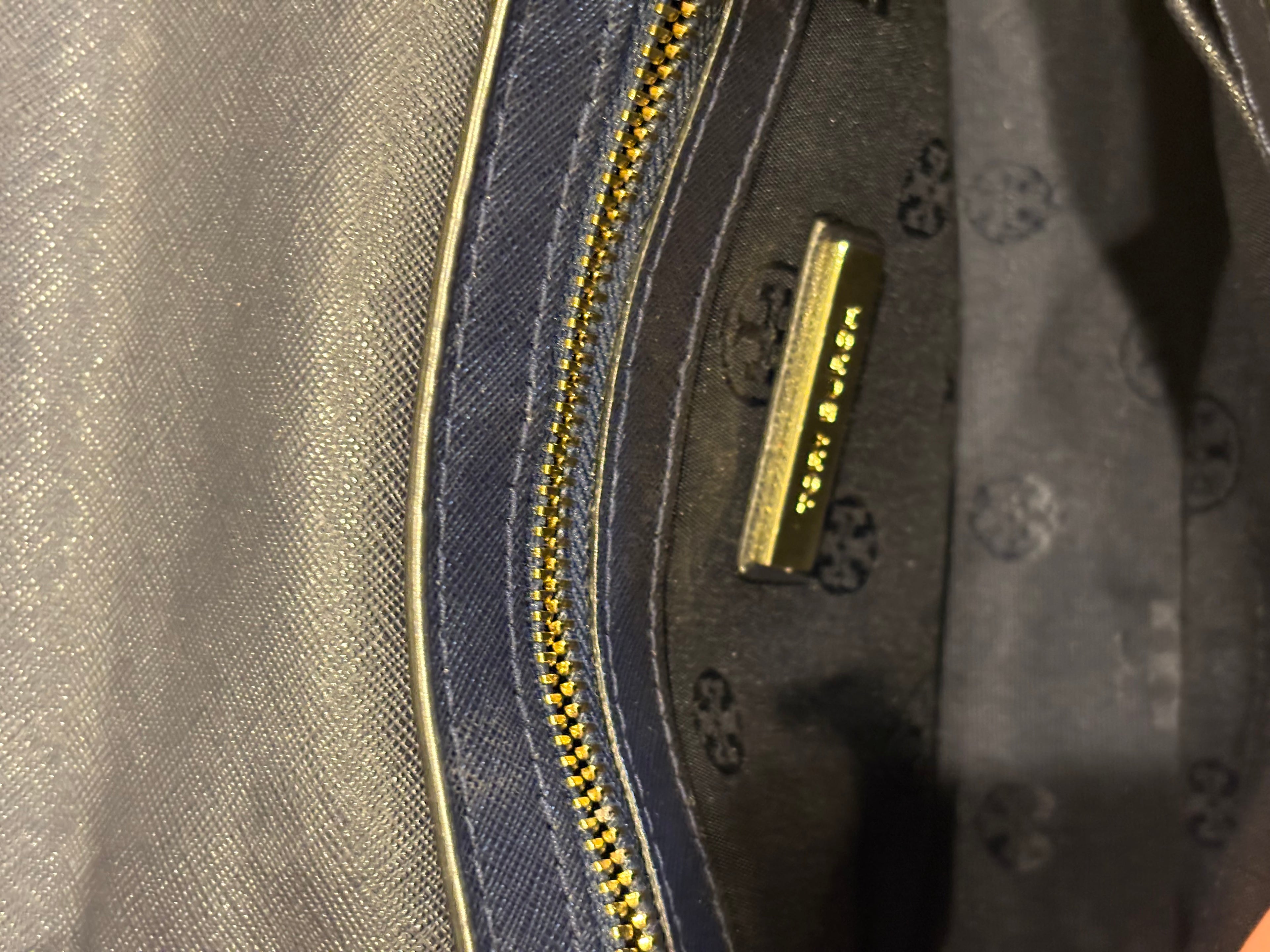 Tory Burch Emerson Adjustable Shoulder Bag – Black Saffiano Leather