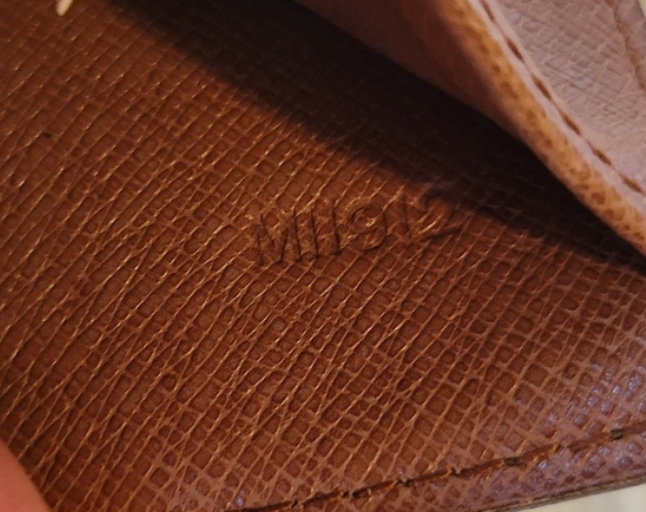 Louis Vuitton Portefeuille Elise Bifold Wallet