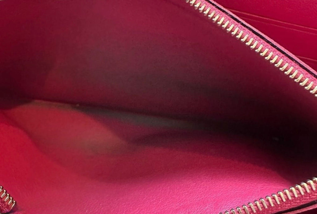 Louis Vuitton Capucines Wallet – Black Taurillon Leather / Hot Pink Interior