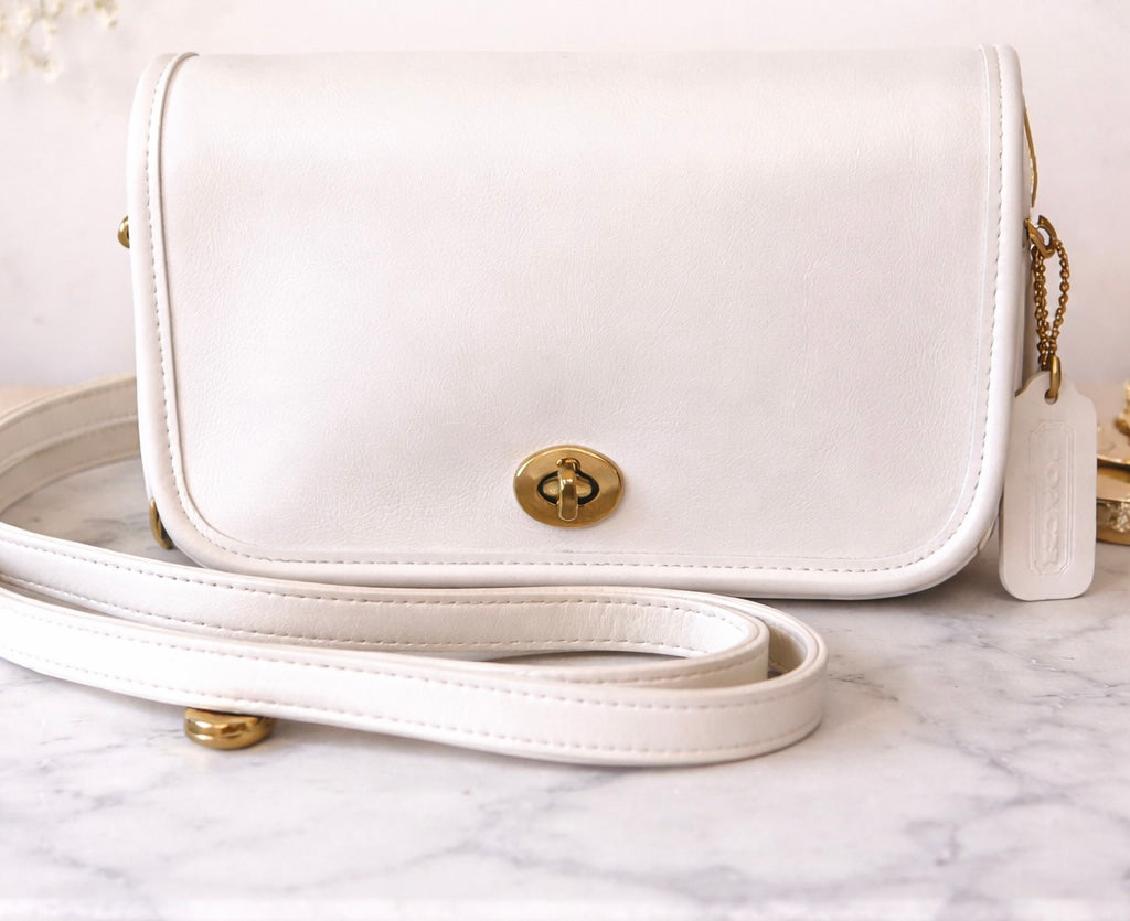 Coach Vintage WHITE Pocket Purse