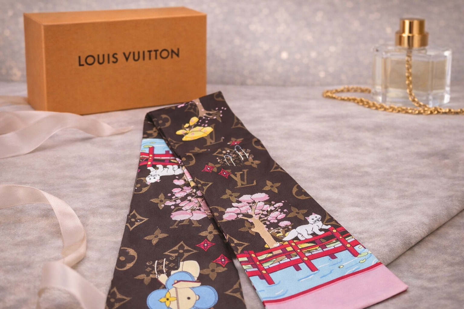 Louis Vuitton Japan Xmas Bandeau Vivienne Holiday 2021 Silk Scarf NEW