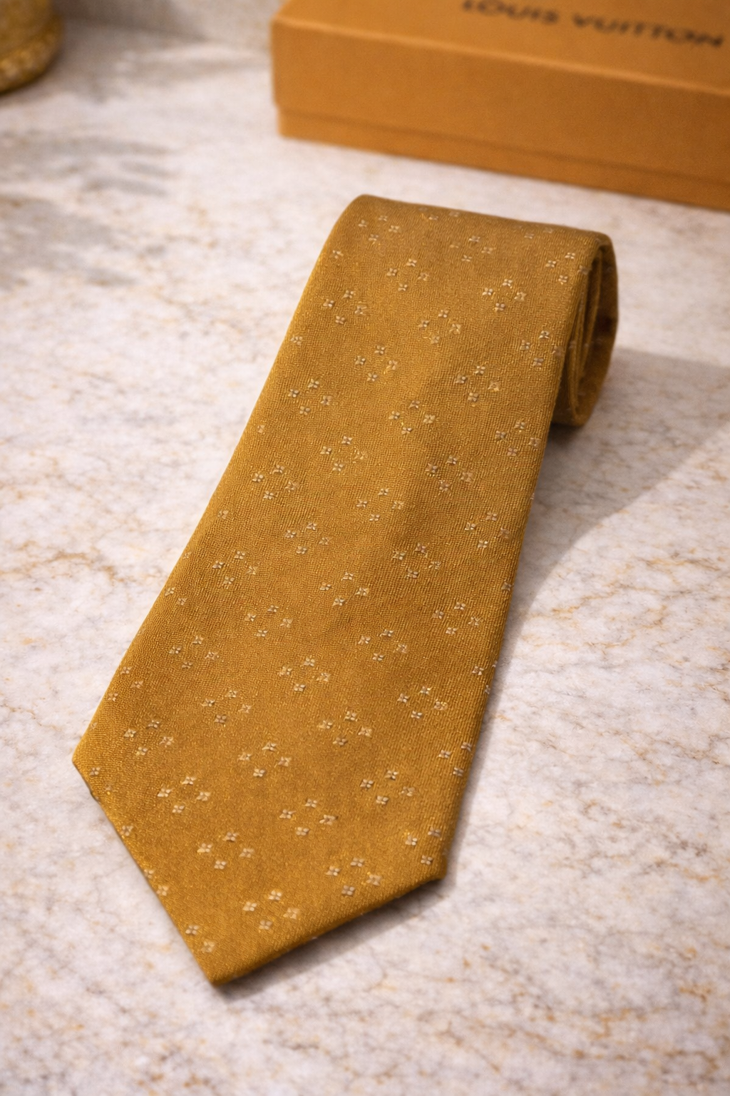 Louis Vuitton Silk Tie – Gold Pattern – Made in France