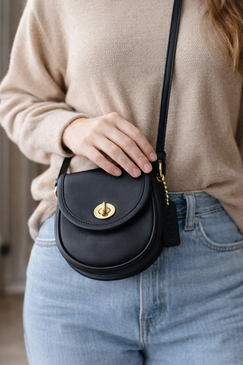 Vintage Coach Mini Watson Black Leather Crossbody Turnlock Bag 6606