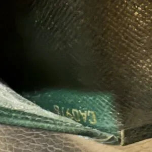 LOUIS VUITTON Taiga Leather Agenda – Dark Green (Epicea)